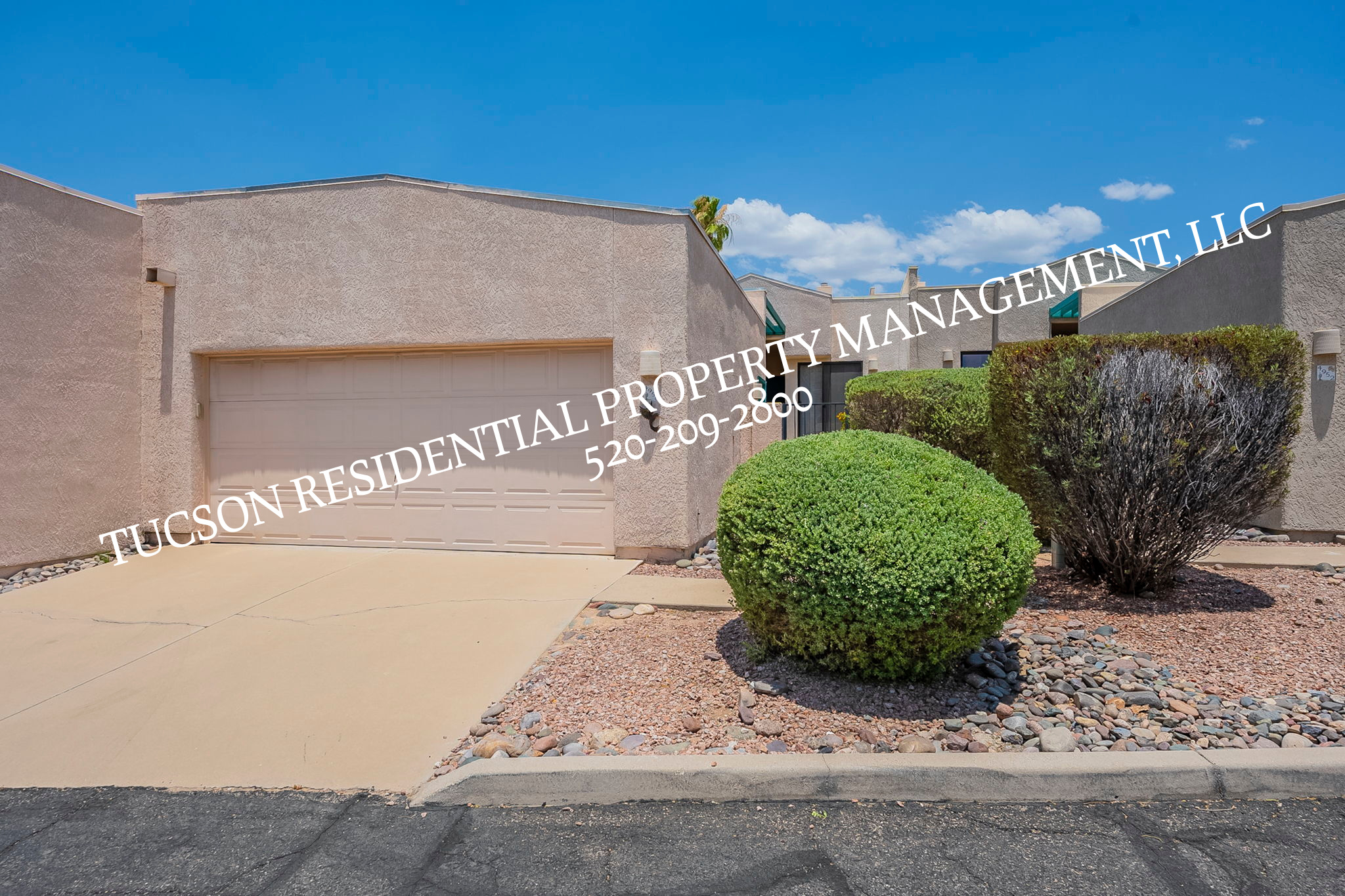 4950 N Valle
